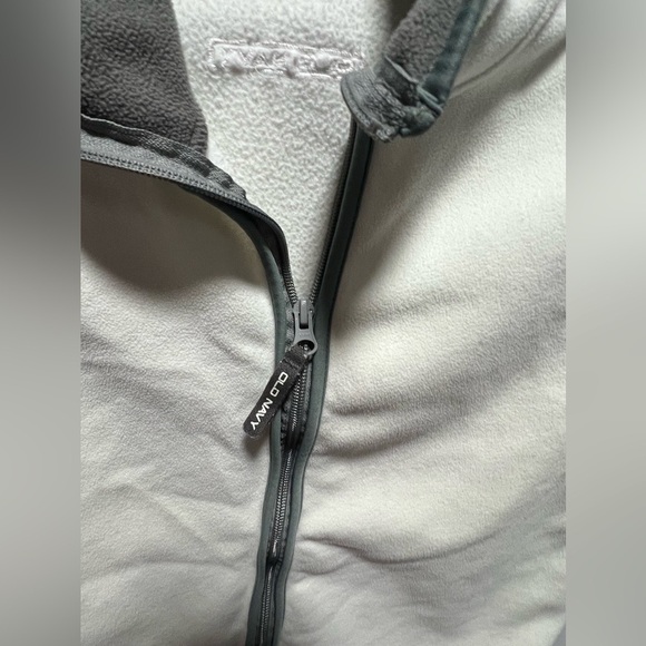 Old Navy creme and grey velour ski vest - Picture 4 of 7